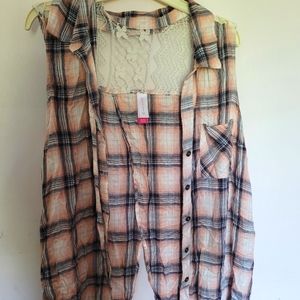 Women's pink, plaid top, size Xl/XG (15-17)